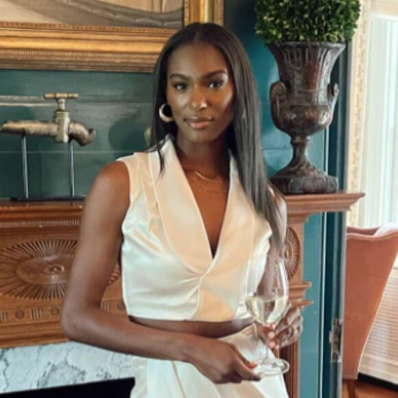 Pina Colada Set Top Ivory Satin V NECK SLEEVELESS COLLARED SHIRT BLOUSE - Picture 1 of 3